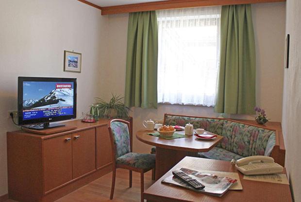 Hotel Bella Обертауерн Екстериор снимка