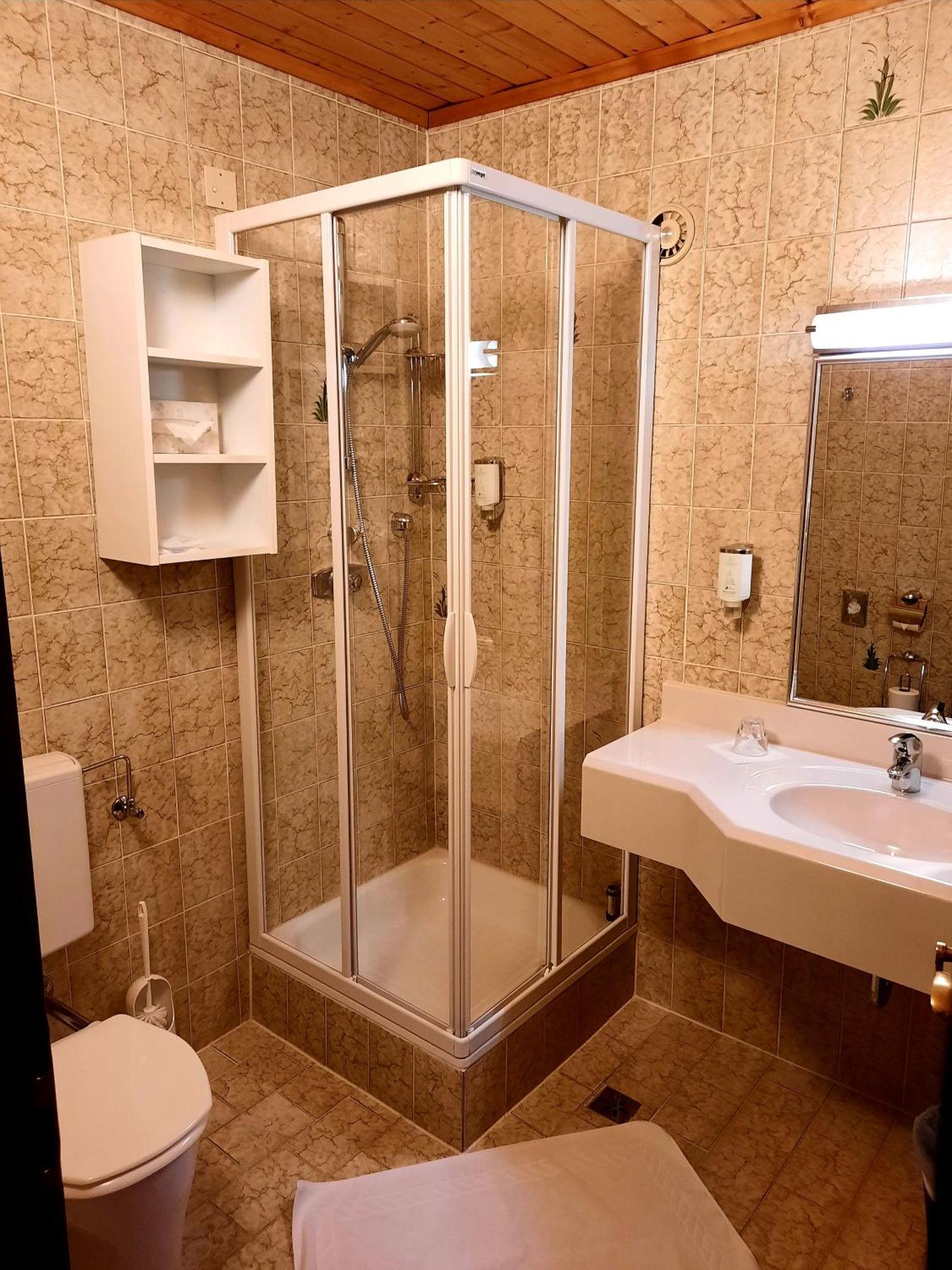 Hotel Bella Обертауерн Екстериор снимка