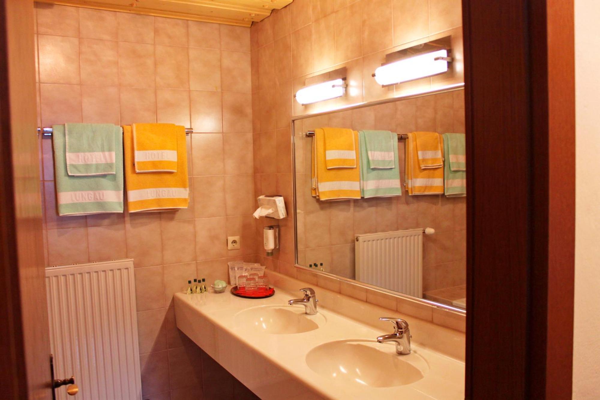 Hotel Bella Обертауерн Екстериор снимка