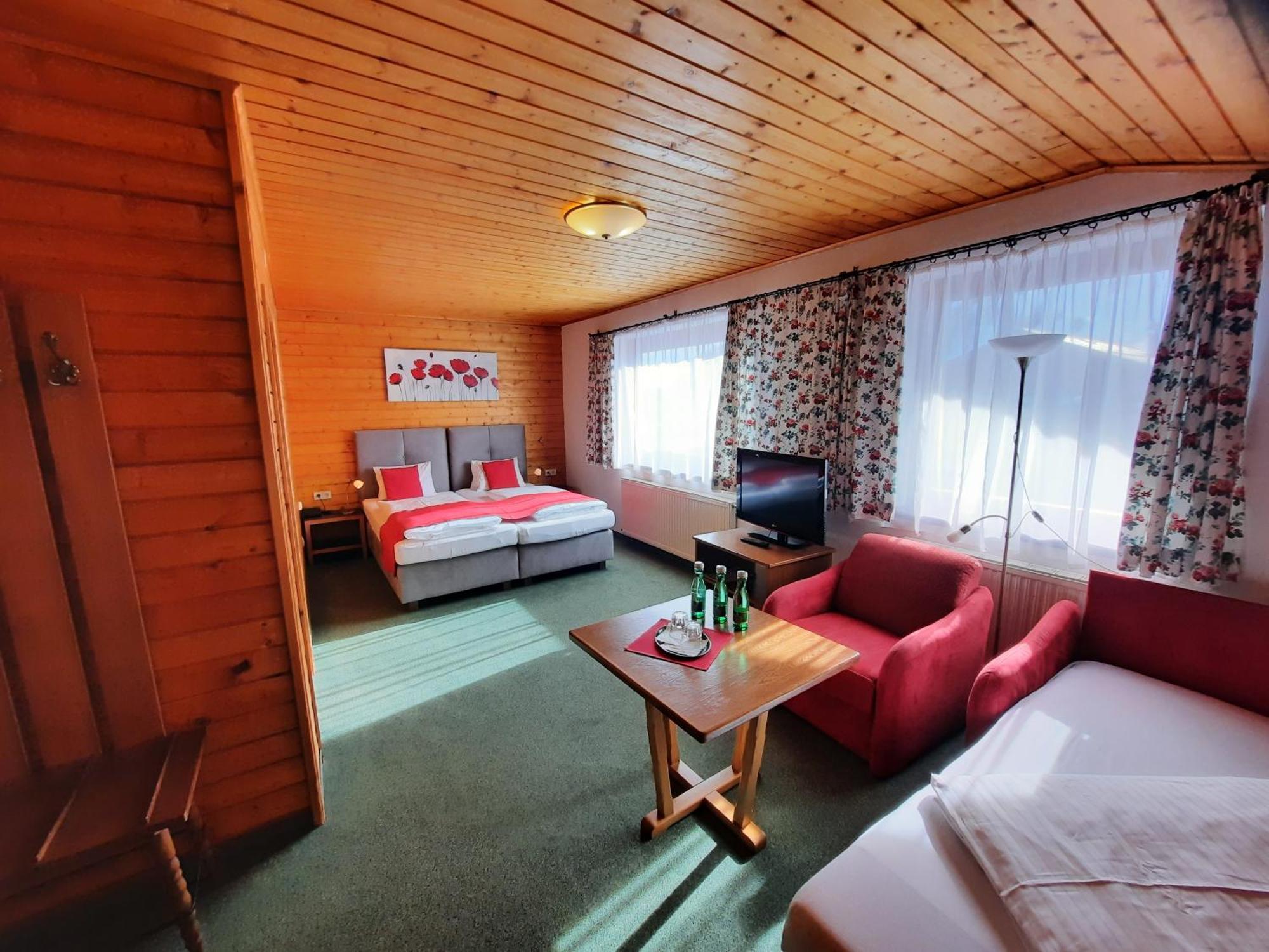 Hotel Bella Обертауерн Екстериор снимка